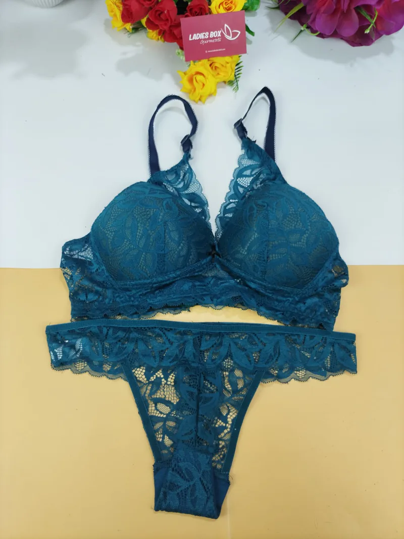 Lace Wireless Foam Bra Thong Panty Set